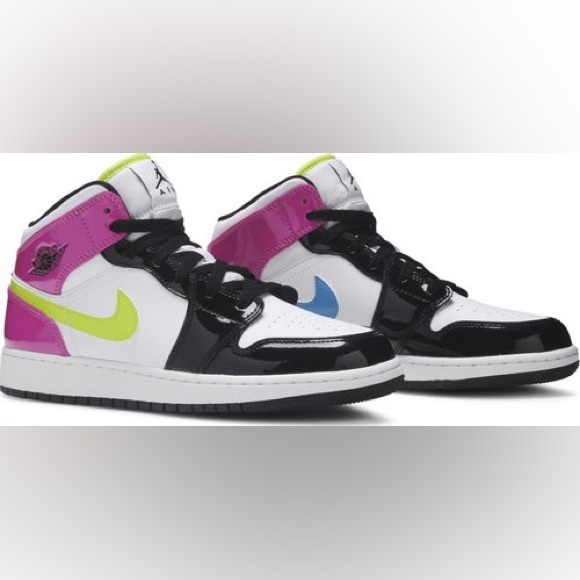 Jordan Other - Air Jordan 1 Mid SE GS 'Cyber Active Fuchsia’